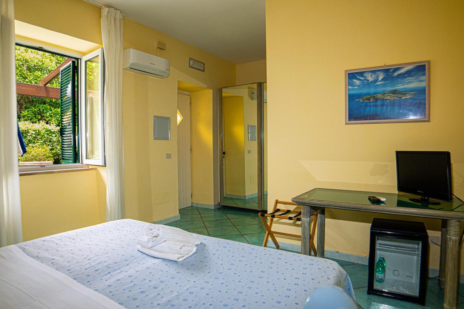 Hotel Oasi Castiglione كازاميتْشيولا تيرمي الغرفة الصورة