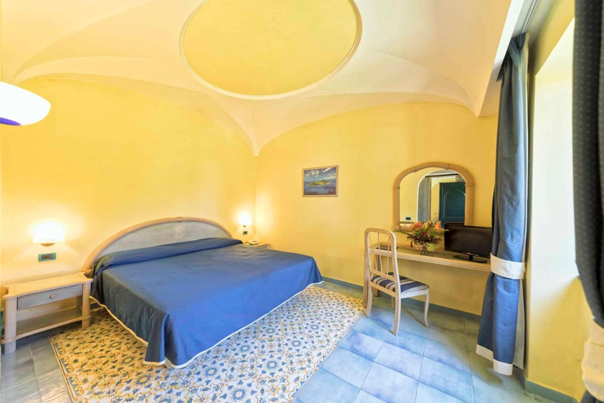 Hotel Oasi Castiglione كازاميتْشيولا تيرمي الغرفة الصورة