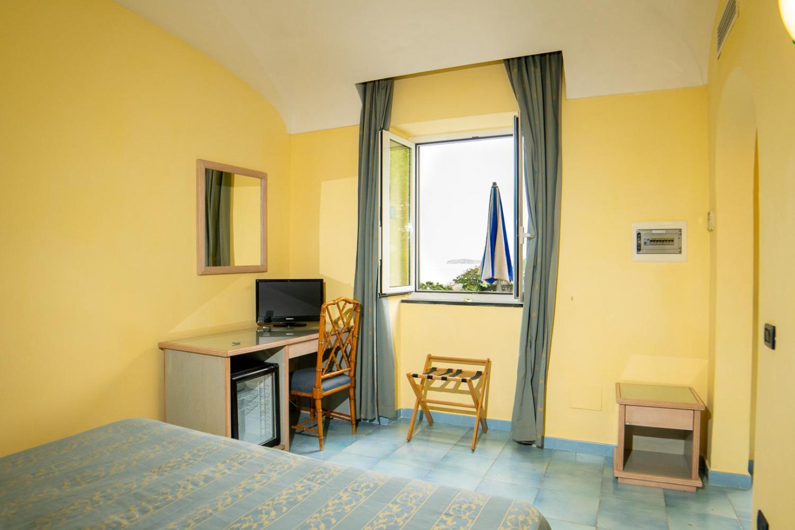 Hotel Oasi Castiglione كازاميتْشيولا تيرمي الغرفة الصورة