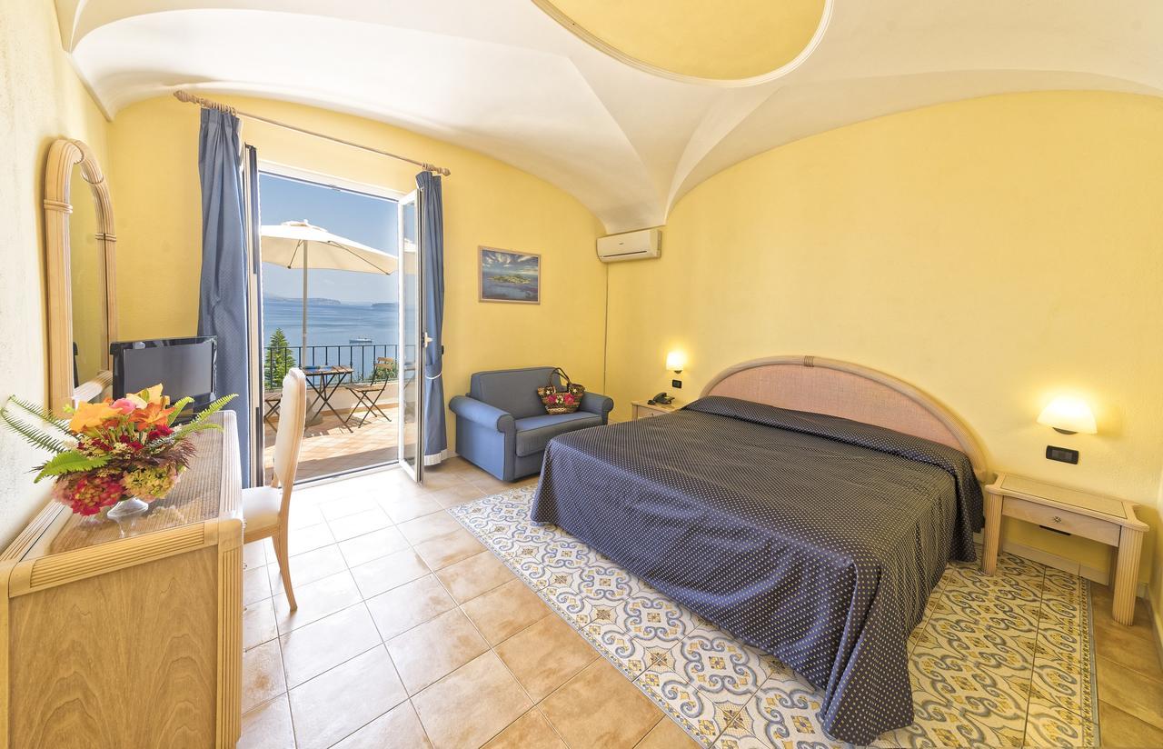 Hotel Oasi Castiglione كازاميتْشيولا تيرمي المظهر الخارجي الصورة